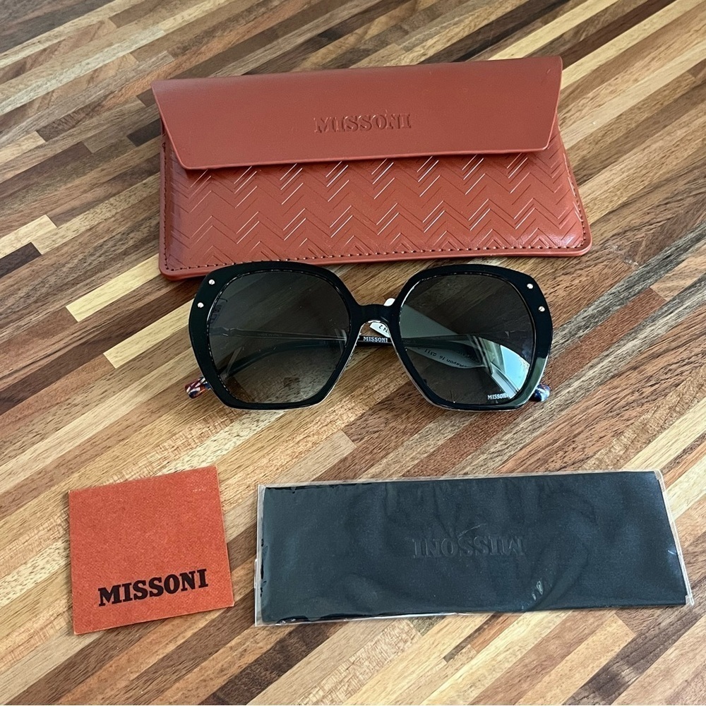 NWT Missoni Oversized Sunglasses with Case